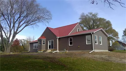 2763 Larrabee Ave, Denver, IA 50622