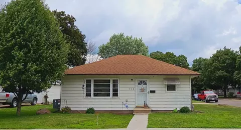 708 Madison St, La Porte City, IA 50651