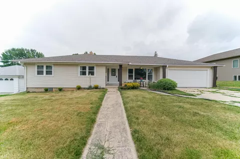 1005 K Ave, Grundy Center, IA 50638