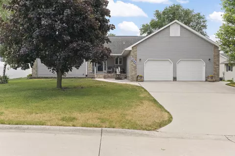 1207 NE 6th St, Independence, IA 50644