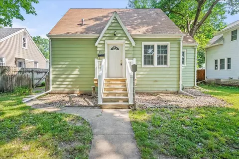 1711 Forest St, Waterloo, IA 50702