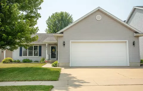1411 Robertson Rd, Waverly, IA 50677