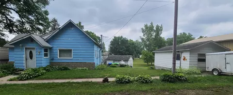 305 Butler St, Volga, IA 52077