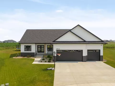 4904 Cohen Ct, Cedar Falls, IA 50613