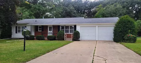 103 Hillside Dr, Charles City, IA 50616