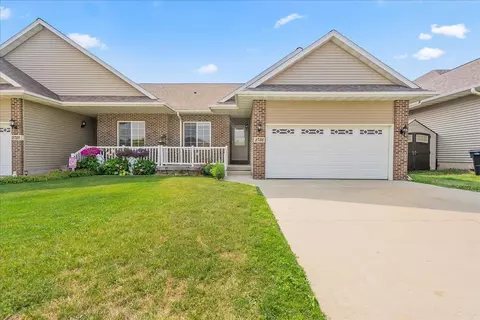 3736 Pheasant Ln, Waterloo, IA 50701