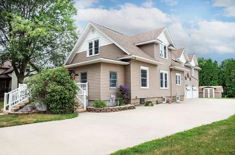 411 E Poisal St, Clarksville, IA 50619