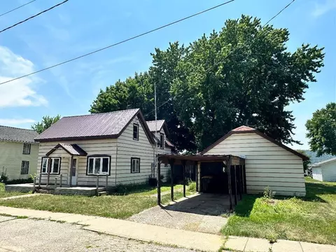 265 SE Aspen St, New Albin, IA 52160