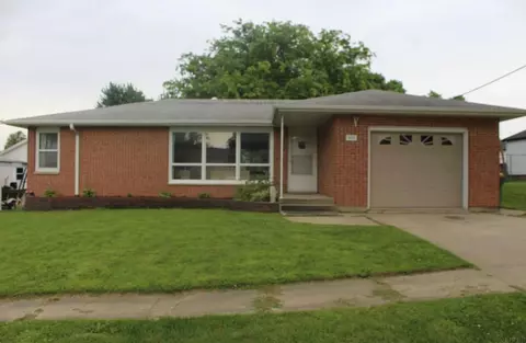 635 Madison St, Winthrop, IA 50682