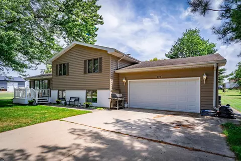 307 Main St, Holland, IA 50642