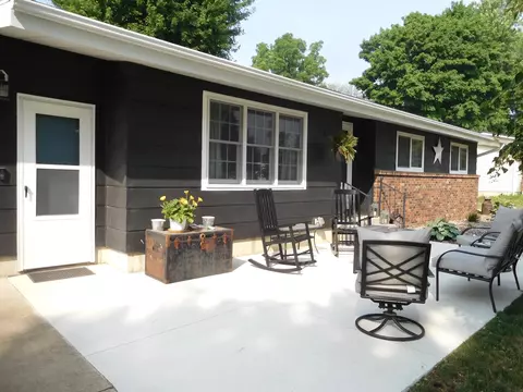 219 W Merrill St, Lime Springs, IA 52155