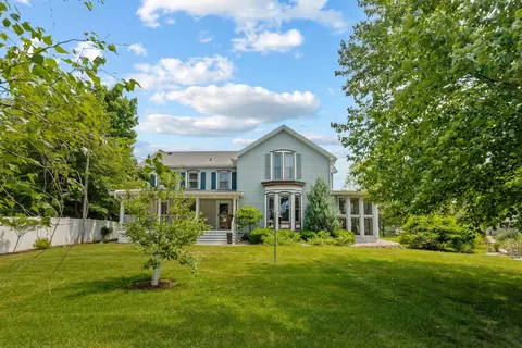 1930 Waterloo Rd, Cedar Falls, IA 50613