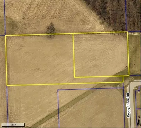 Peppy Place Road, Decorah, IA 52101