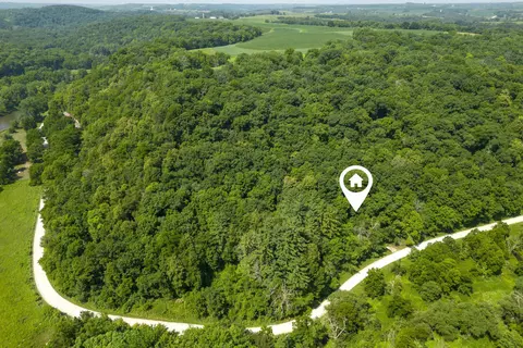 2108 Ferris Mills Rd, Decorah, IA 52101