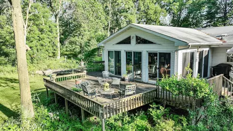 1306 N Union Rd, Cedar Falls, IA 50613