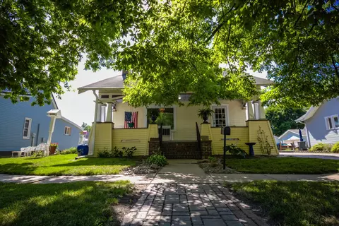 608 Locust St, La Porte City, IA 50651