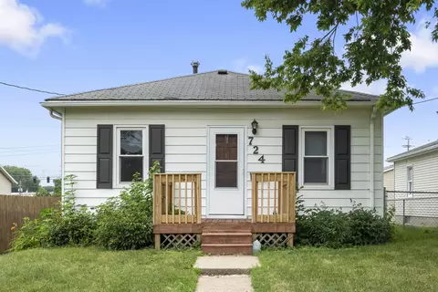 724 Hartman Ave, Waterloo, IA 50701