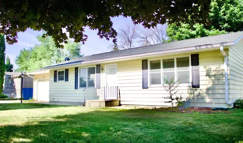 513 West St, Plainfield, IA 50666