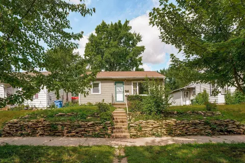 638 Englewood Ave, Waterloo, IA 50701