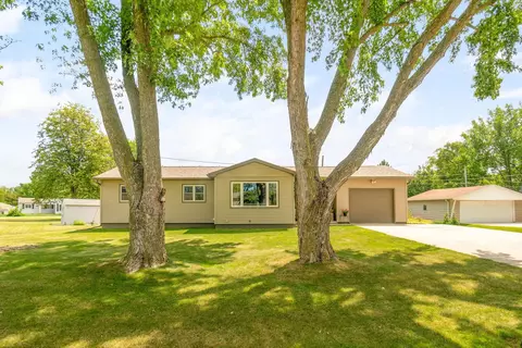 320 Pine St, Washburn, IA 50702