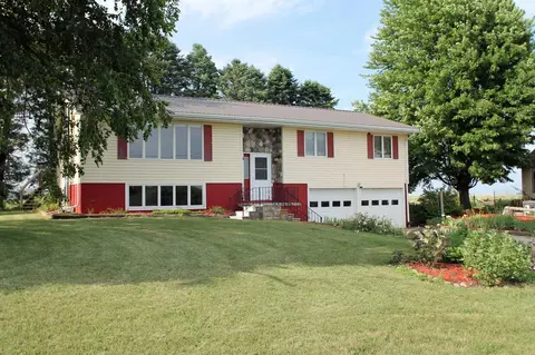 26264 Royal Ave, Shell Rock, IA 50670