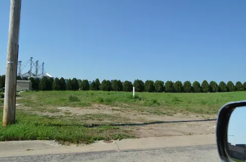 3703 Viola Dr, Waverly, IA 50677