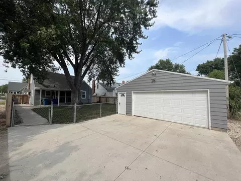 1416 Bertch Ave, Waterloo, IA 50702 photo 3