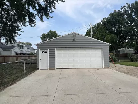 1416 Bertch Ave, Waterloo, IA 50702 photo 4