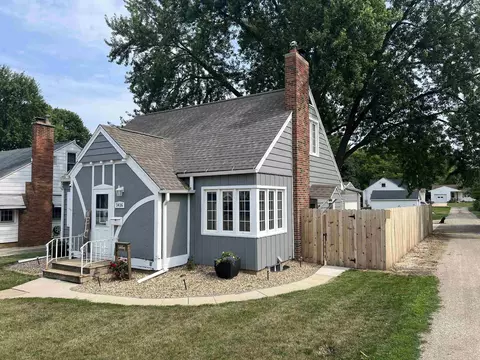 1416 Bertch Ave, Waterloo, IA 50702 photo 2