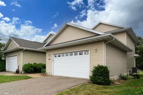 3844 Jay Ln, Waterloo, IA 50701
