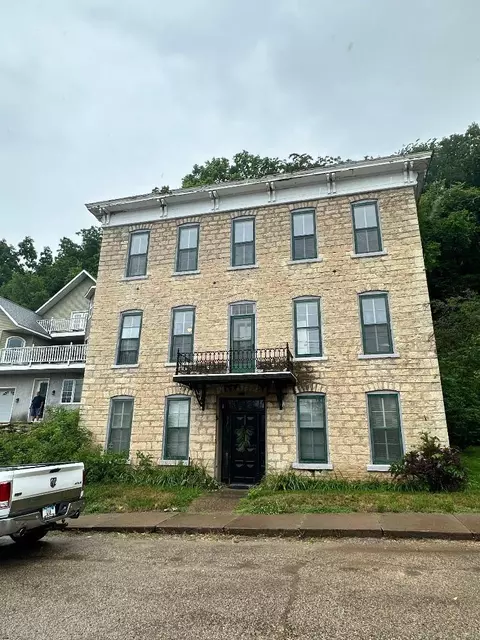 370 Diagonal St, Lansing, IA 52151