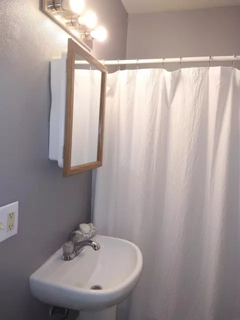 716 Upton Ave, Waterloo, IA 50701 photo 8