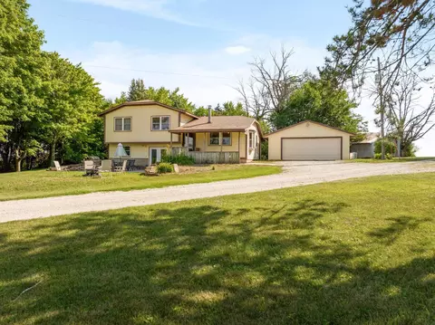 1025 W Ave, Buckingham, IA 50612