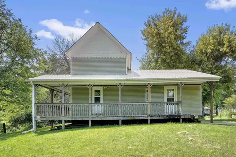 210 S Madison, Hazleton, IA 50641