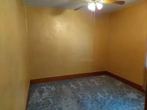 313 S Hackett Rd, Waterloo, IA 50701 photo 8