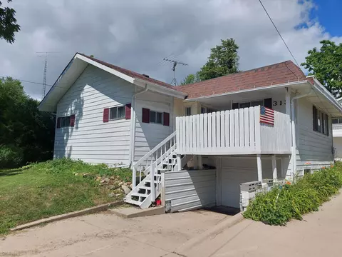 313 S Hackett Rd, Waterloo, IA 50701