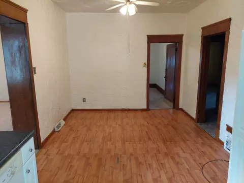 313 S Hackett Rd, Waterloo, IA 50701 photo 5