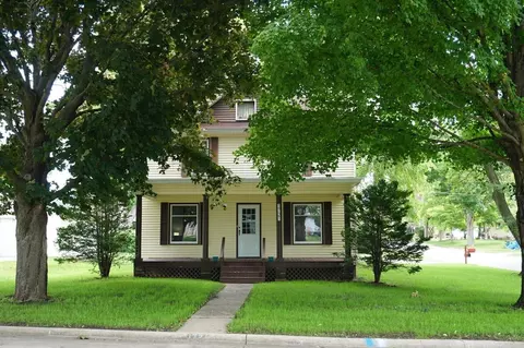 1721 Salzer St, Charles City, IA 50616