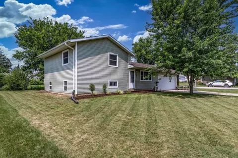 901 Frost St, Grundy Center, IA 50638