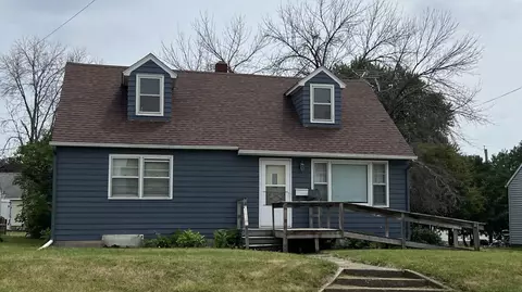 332 S Linn Ave, New Hampton, IA 50659
