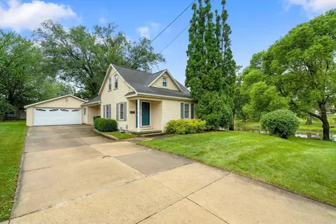 201 4th St SE, Independence, IA 50644