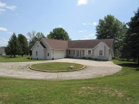 9902 Dutch Creek Dr, Anamosa, IA 52205
