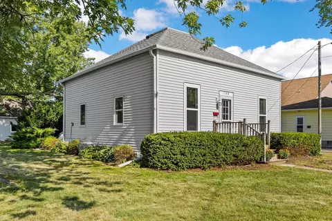 709 Madison St, La Porte City, IA 50651