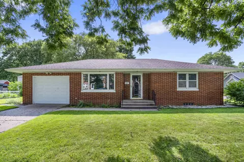 523 NW 3rd St, Waverly, IA 50677