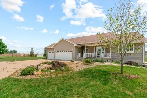 184 Gray St, Elk Run Heights, IA 50707