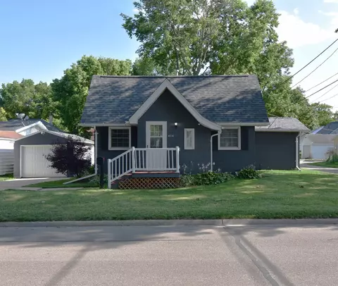 414 Bertch Ave, Waterloo, IA 50702