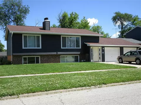 1201-1203 Kaplan Dr, Waterloo, IA 50702