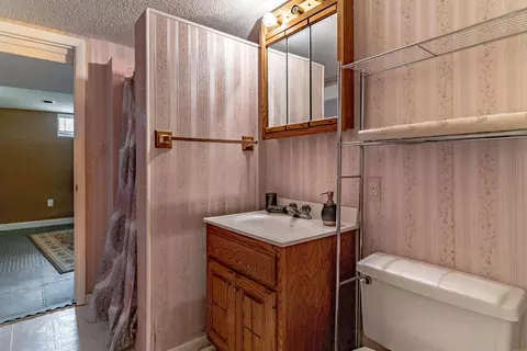 217 Lambeth Rd, Waterloo, IA 50701 photo 20