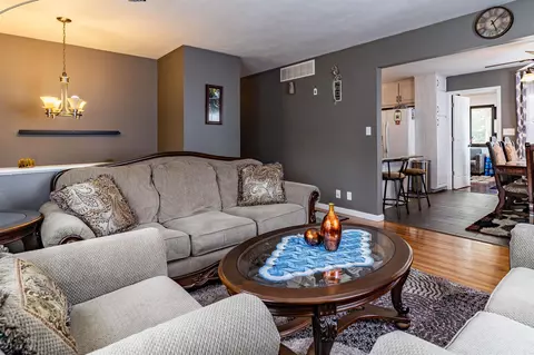 217 Lambeth Rd, Waterloo, IA 50701 photo 5