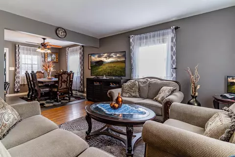217 Lambeth Rd, Waterloo, IA 50701 photo 6